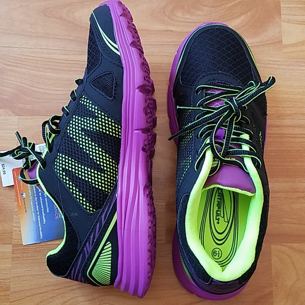 Sneakers. Women's medium  width